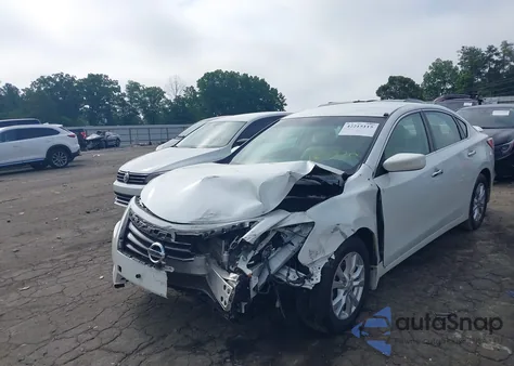 2015 Nissan Altima 2.5 S z USA, uszkodzony, nr VIN 1N4AL3AP5FC165970